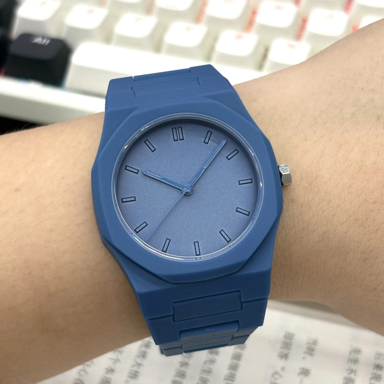 ساعت-مچی-عقربهای-مینیمال-سوزنی